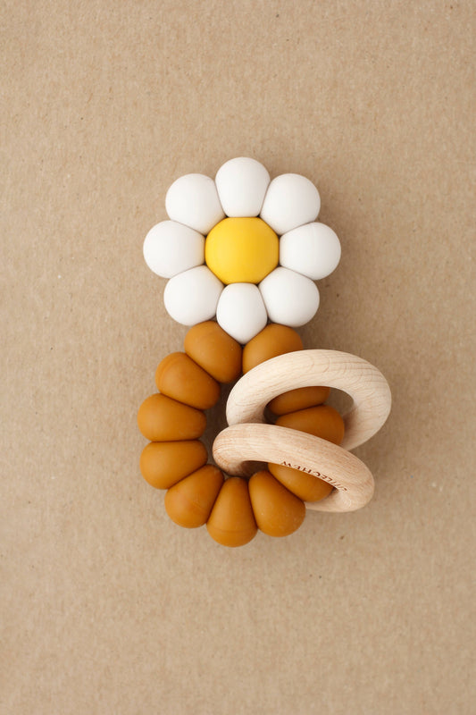 Little Chew - Ring Teether - Chamomile | Silver Ivory
